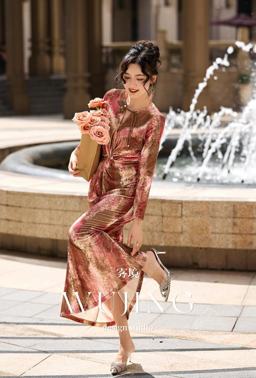 【雾境定制新款】红粉佳人系列 进口渲染丝绒显瘦高级连衣裙 4202107 商品图3