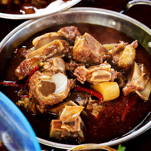 餐云地摊牛排锅酱 八元一斤牛脖骨打造招牌特色火爆单品地摊牛排锅 一道菜撑起一家店更多年轻消费群体喜欢的味道 商品图2