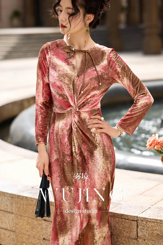 【雾境定制新款】红粉佳人系列 进口渲染丝绒显瘦高级连衣裙 4202107 商品图5