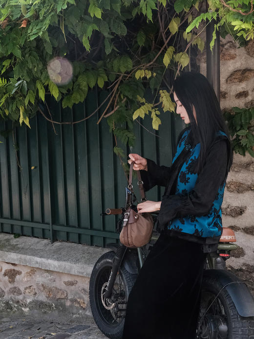 盛唐牡丹| 景泰蓝漳缎蝶恋花马甲 商品图4