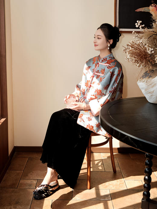 盛唐牡丹| 蝶恋花漳缎铁锈红色外套 商品图3