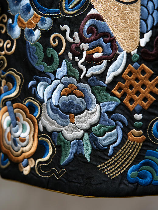 盛唐牡丹|手推苗绣水貂夹棉马甲 商品图11