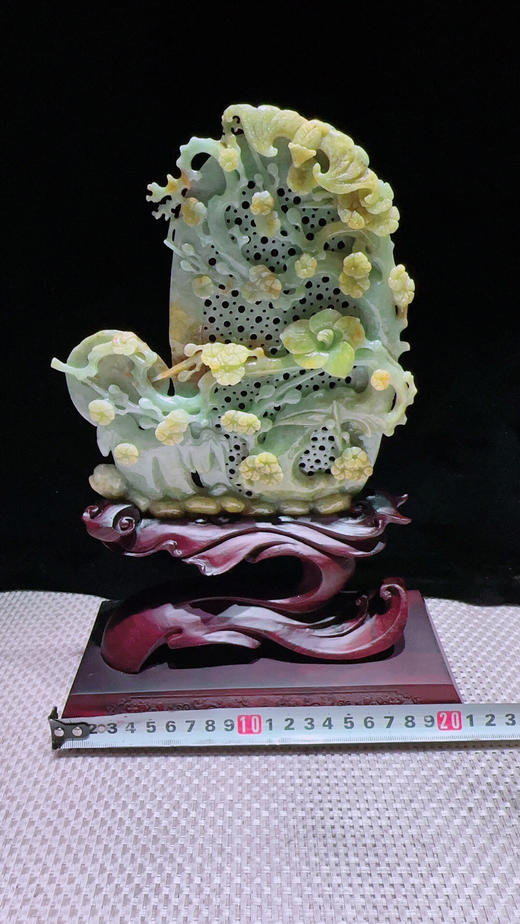 620487翡翠摆件【福在眼前 梅开五福】 商品图3