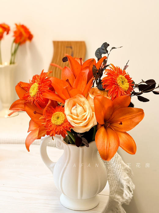 【橙汁汽水】橙色梦想亚百合5朵+香槟玫瑰2朵+橙色非洲菊3朵+红继木3小支 商品图14