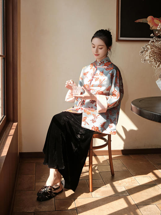 盛唐牡丹| 蝶恋花漳缎铁锈红色外套 商品图8