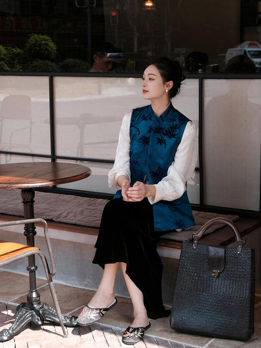 盛唐牡丹|宝蓝色梅兰竹菊漳缎马甲 商品图0