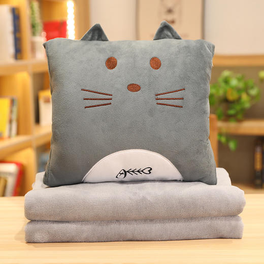【一物多用！卡通三用抱枕毯】办公室抱枕被子两用二合一靠枕汽车内靠垫多功能午睡毯子，加厚插手设计，填充饱满 。ry 商品图8