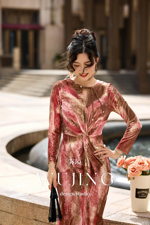 【雾境定制新款】红粉佳人系列 进口渲染丝绒显瘦高级连衣裙 4202107 商品图2