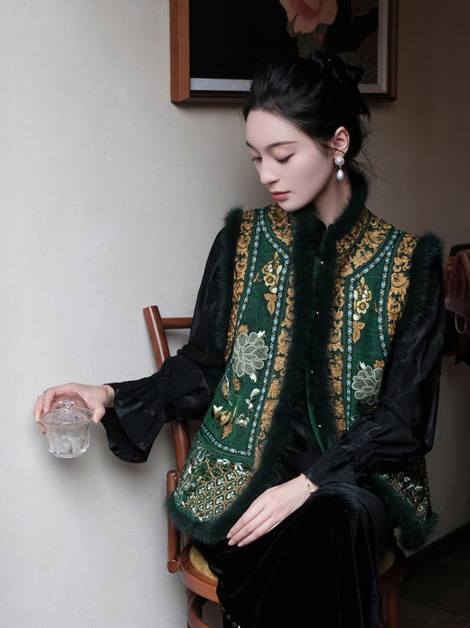 双11惠享 |盛唐牡丹| 福寿牡丹水貂毛坎肩-绿色[特价品] 商品图3