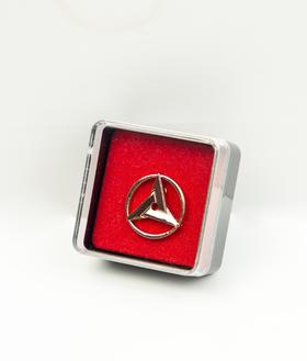 三一logo纽扣胸针plus版