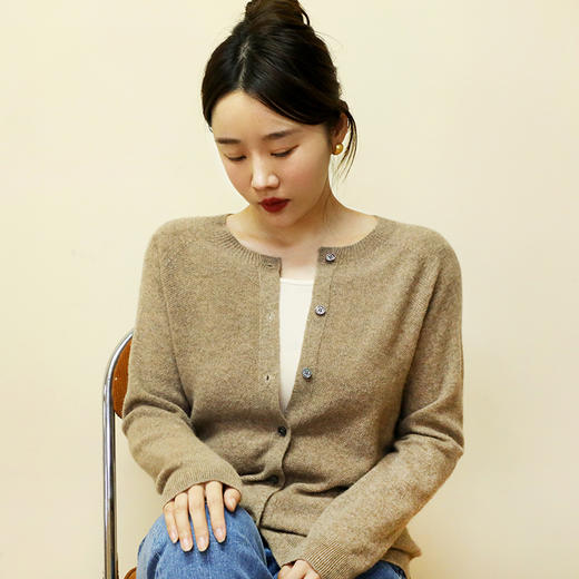 笙观相沐100%绵羊毛衫 一体无缝织 轻盈蓬松 细腻软糯有骨感 商品图5