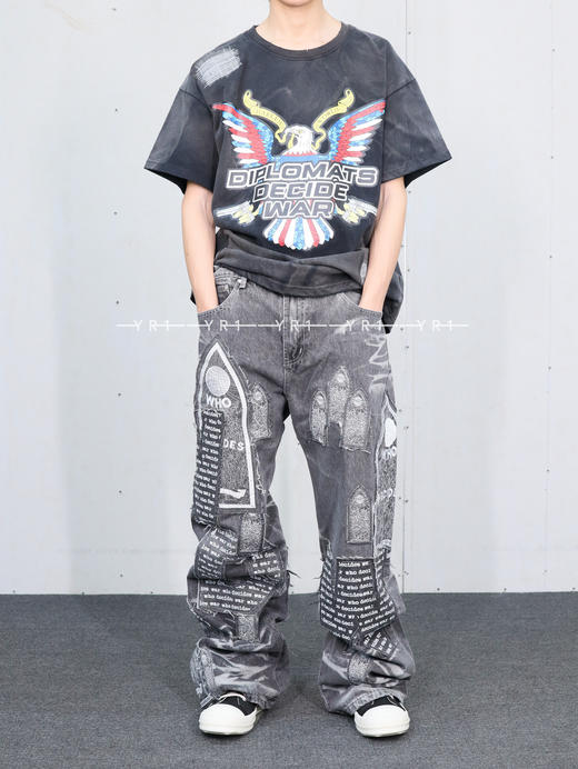 WHO DECIDES WAR｜灰色图案贴片牛仔裤 商品图0