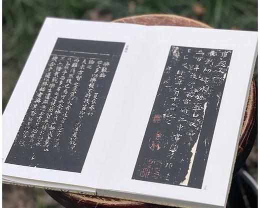 历代法帖精粹：《钟繇王羲之小楷》
出版：浙江古籍出版社
版次：2022年4月第1版第1次印刷
书号：9787554022177
定价：480元
售价：120元。 商品图9