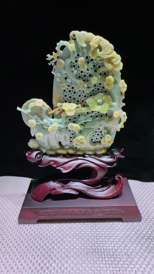 620487翡翠摆件【福在眼前 梅开五福】 商品图2