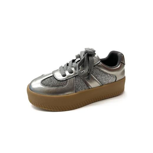 千百度秋冬小白鞋女时尚休闲鞋A24624103 商品图1