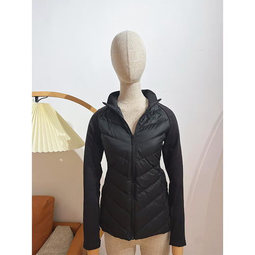 从“绒”入冬 拥抱温暖 无缝羽绒服 轻盈保暖 修身显瘦 品质鹅绒 蓬松柔软 商品图9