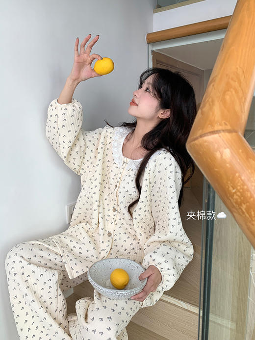 【空气棉睡衣，暖心相伴】仙女必备甜美碎花，雪花飘落，穿上空气棉睡衣女，暖意融融如春。夹棉加厚，抵御严寒，甜美碎花、蕾丝花边，婉约温婉。内外兼修，自在穿搭！ 商品图5