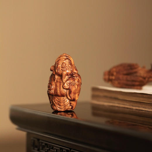 【青山特惠】海黄 | 如意小财神 油梨老料摆件 6.2*3.5*3.5cm  重37g b18 商品图6
