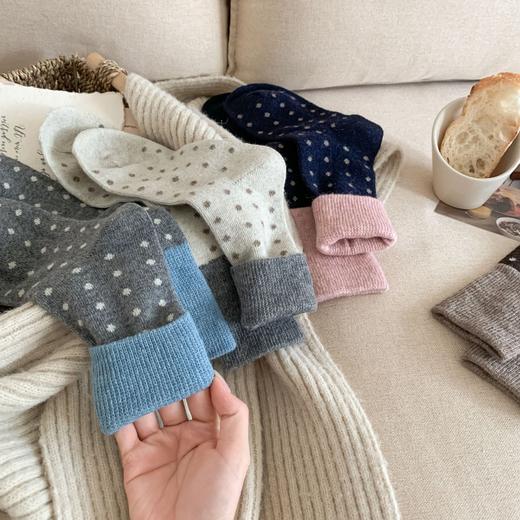 【3双超值！秋冬加厚拼色波点袜】秋冬加厚保暖羊毛拼色小波点袜，加绒加厚透气不闷，撞色男中筒堆堆袜子女日系复古诸暨QQ 商品图1