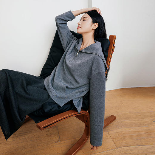 玳莎半拉链翻领卫衣简约时尚通勤灰色落肩袖上衣2024年冬季新款女  ED32302 商品图2