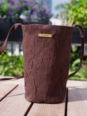 LIYIHAN 进口面料24秋冬新款麂皮压褶小水桶包斜挎通用时尚设计感