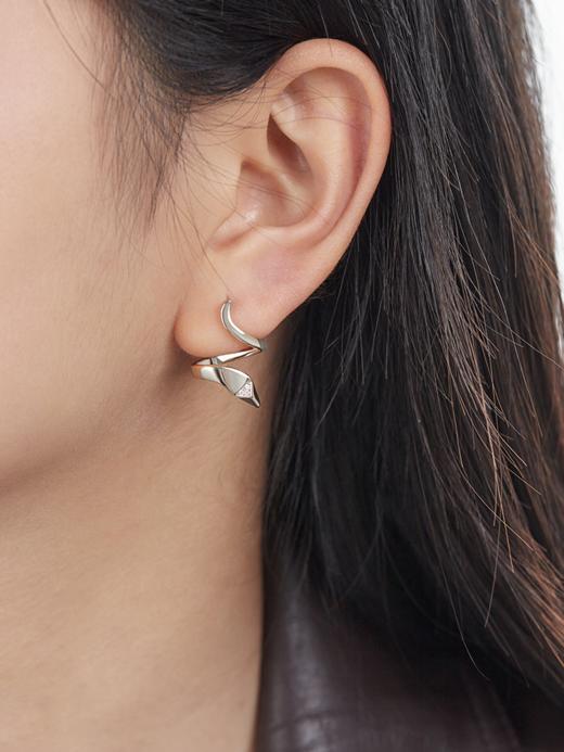 Oflye潮流饰品   欧美小众设计蛇形耳环女高级感冷淡风耳钉简约气质耳饰 商品图0
