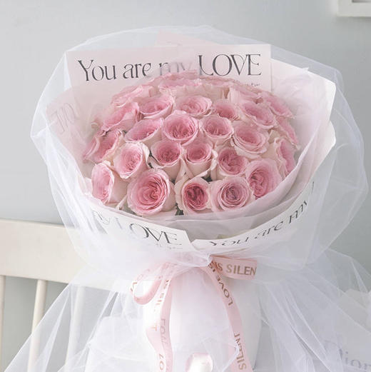 【心中】33枝洛神玫瑰，精美时尚花束 商品图0