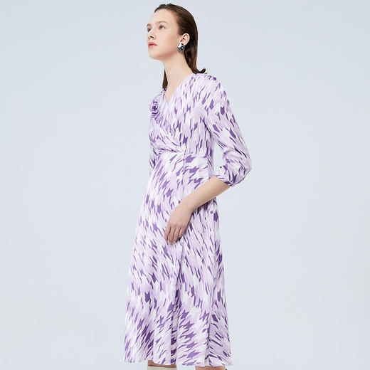 EITIE爱特爱秋季新款时尚印花温柔显瘦收腰A字连衣裙7507220 商品图2