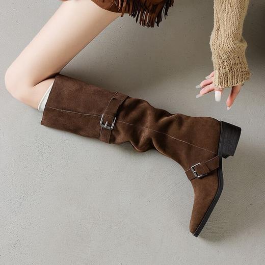 【预售7天】复古黄棕色西部靴，牛反绒高筒靴粗跟中跟皮带扣尖头长靴KYD&KK10463 商品图3