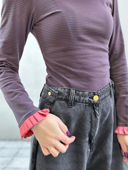 TYNVIE 排褶装饰袖口露背长袖上衣 - 红条纹 商品图5