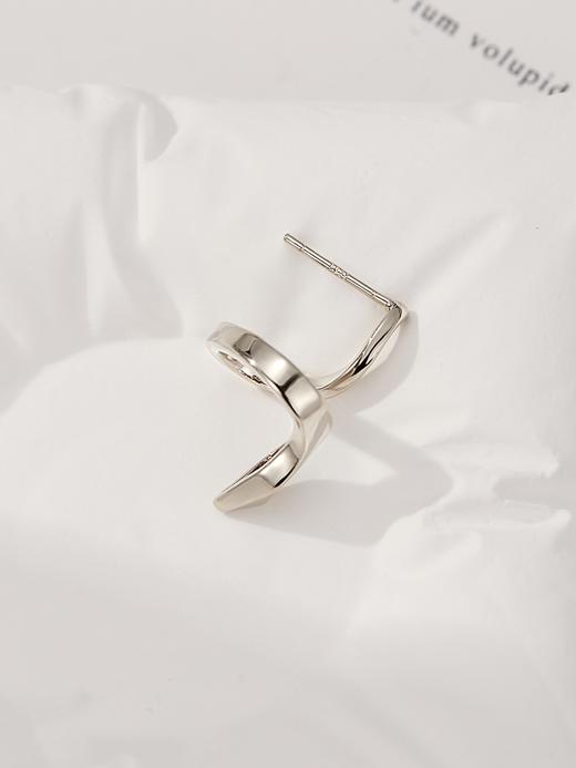 Oflye潮流饰品   欧美小众设计蛇形耳环女高级感冷淡风耳钉简约气质耳饰 商品图3