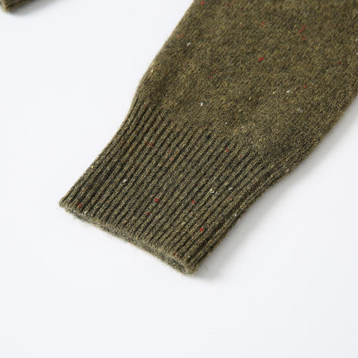 VIMAGE纬漫纪休闲连帽V领百搭橄榄绿纯羊毛针织衫冬季新款V2201833 商品图3