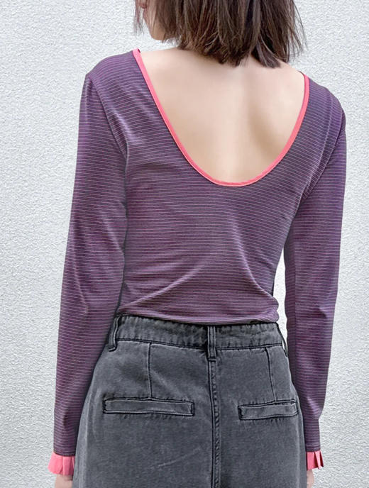 TYNVIE 排褶装饰袖口露背长袖上衣 - 红条纹 商品图2