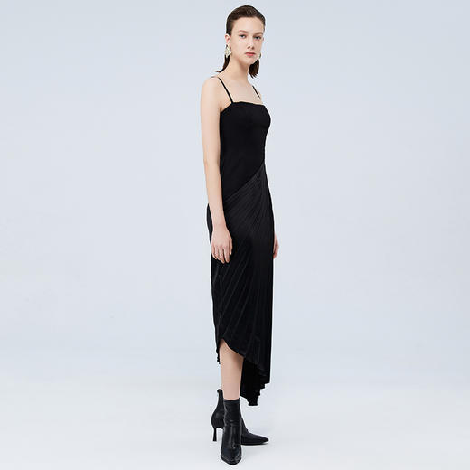 EITIE爱特爱秋季新款高级感不规则显瘦吊带连衣裙7507217 商品图2