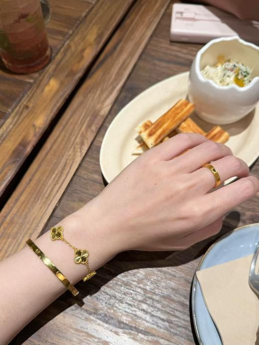 镀金固色镭射金幸运四叶草五花手链 商品图8