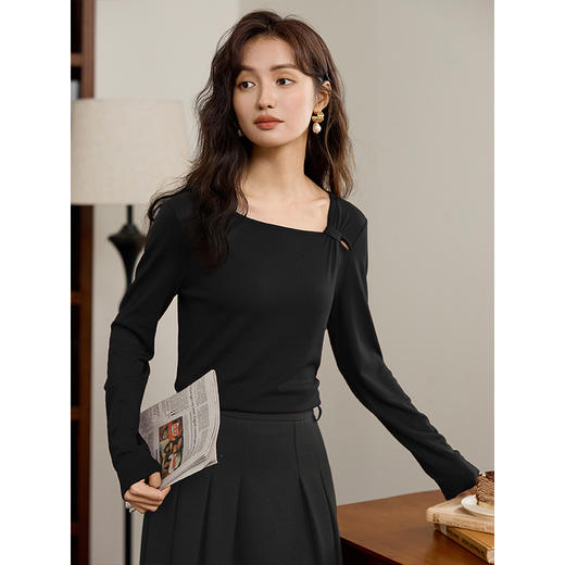 【年终特卖】熙世界法式不规则方领针织T恤长袖磨绒弹力打底衫2025秋冬新款 商品图2