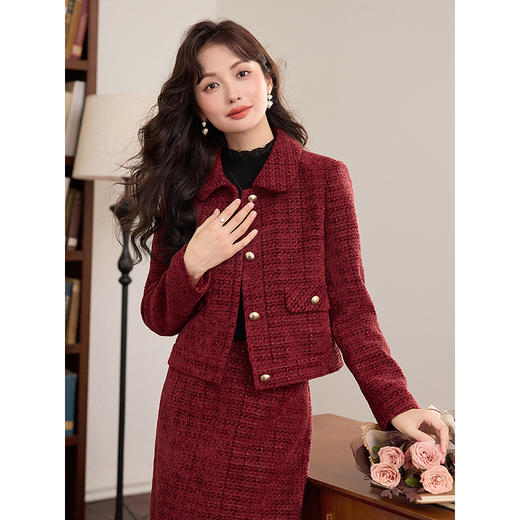 【1件75折】熙世界红色小香风套装秋冬新款高级感粗花呢短外套半身裙两件套 商品图2