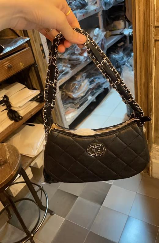 【门店同款】ENJOY常卖高级感链条菱格月牙包 159220005 商品图0