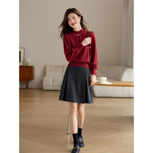 【年终特卖】熙世界水钻半高领红色毛衣秋冬内搭设计感针织打底衫2025年新款 商品图4