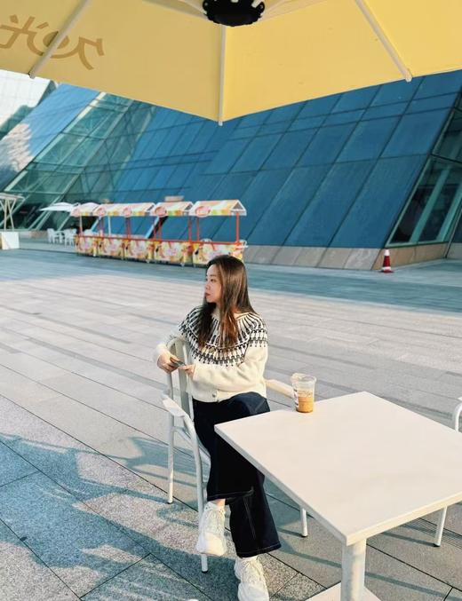 北欧风费尔岛毛衣 明星路演同款 轻盈舒适 进口羊毛面料 云朵般的触感 略带线条感的廓形 不臃肿不拖沓 商品图9