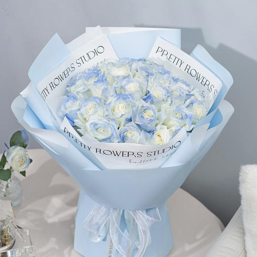 【星辰大海002】33枝碎冰蓝玫瑰，精美时尚花束 商品图0