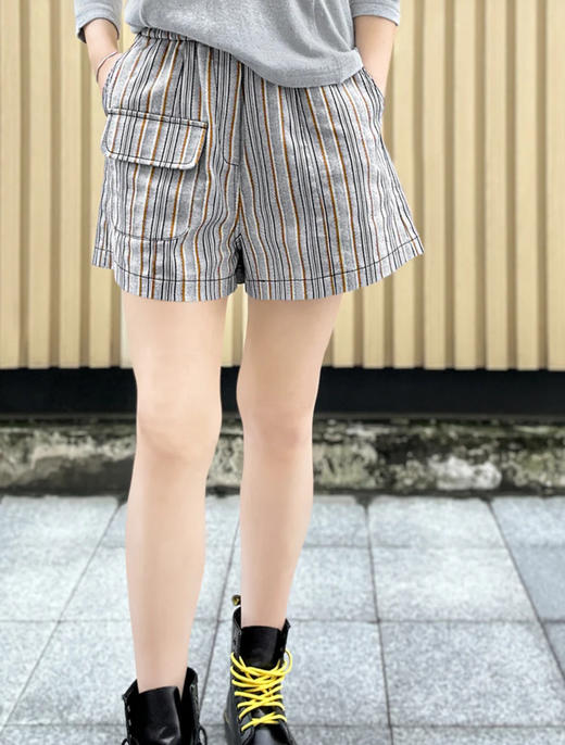 TYNVIE 明线松紧腰休闲短裤-灰条纹 商品图1