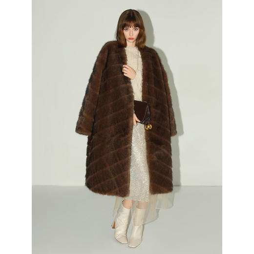 COCOBELLA中古风仿貂绒横排工艺环保皮草外套长款大衣FU3006 商品图3