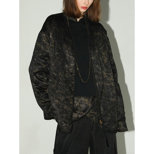 COCOBELLA新中式盘扣吊坠绗缝棉服烫金肌理感棉衣外套MF3015 商品图4