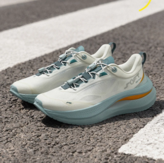 李宁SOFT GO MAX男子反光轻量高回弹潮流休闲鞋AGLU037-5