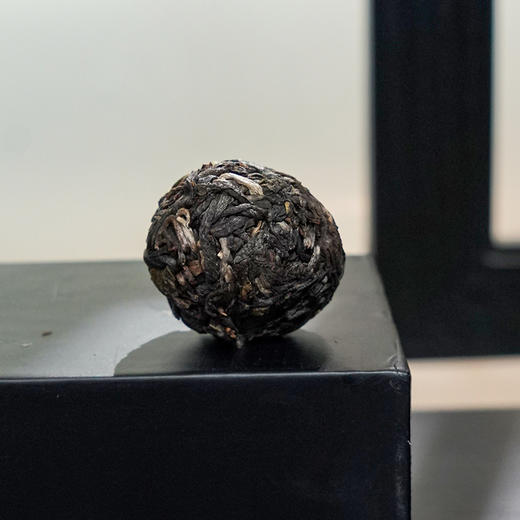 2023年易武麻黑森林茶生茶龙珠8颗装（净含量：56克） 商品图2