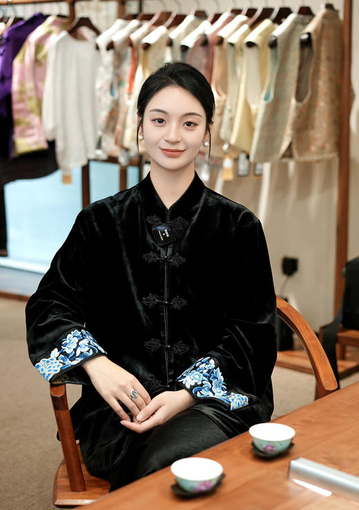 盛唐牡丹| 三蓝打籽绣丝绒双面穿外套 商品图0