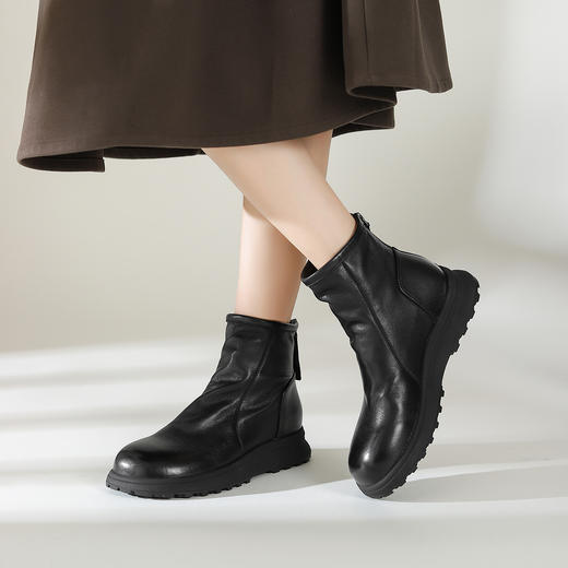 Safiya/索菲娅2024秋冬 圆头牛皮英伦休闲软底平底短靴 SF44116207 商品图1