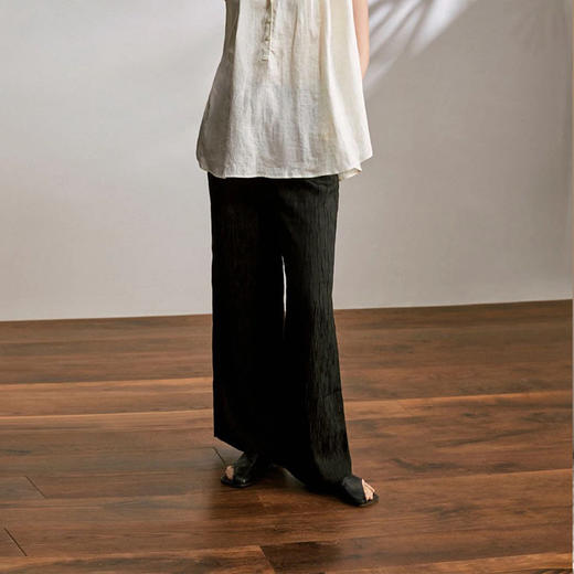 【顺丰包邮】80653 洛诗琳秋季新款高奢设计感褶皱条纹醋酸缎长裤182 商品图2