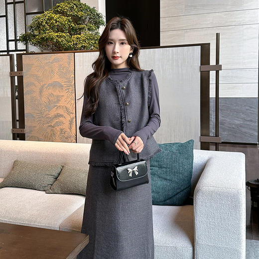 奢姿2025秋冬新款大码女装法式通勤套装胖妹妹上衣马甲半裙三件套9944926862 商品图3